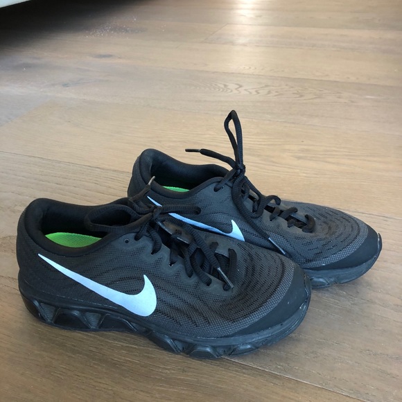 NIKE BLACK RUNNING SHOES - Picture 6 of 7